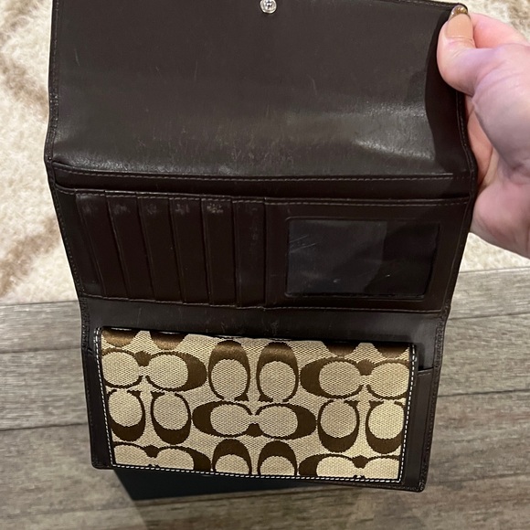 Coach Brown and Tan Signature Wallet - Picture 6 of 9